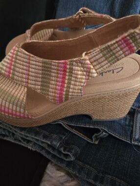 Clarks Woven Pink and Tan Wedge Sandals
